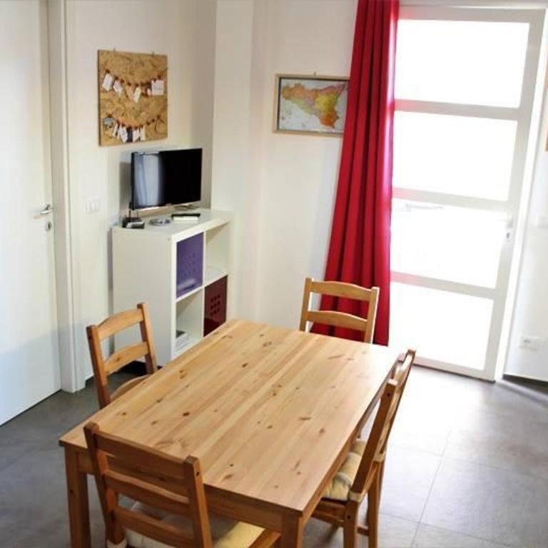 La Casa Bianca - Two-Bedroom House - 2