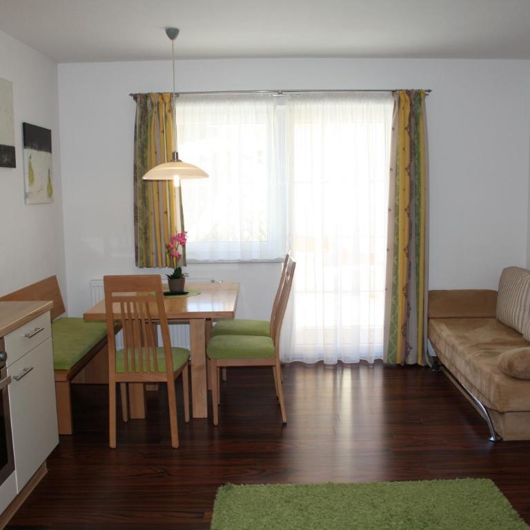 Alpenjuwel Appartements - Apartment mit 2 Schlafzimmern und Balkon - 4