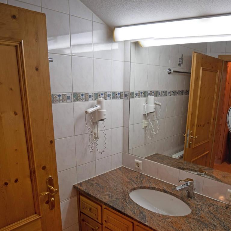 Ferienwohnungen am Kurpark - Apartment mit Balkon - 2