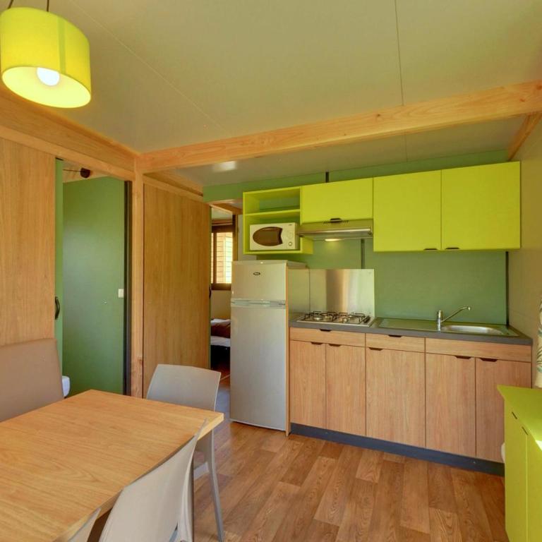 Camping le Petit Liou Sites & Paysages - Two-Bedroom Chalet - 6