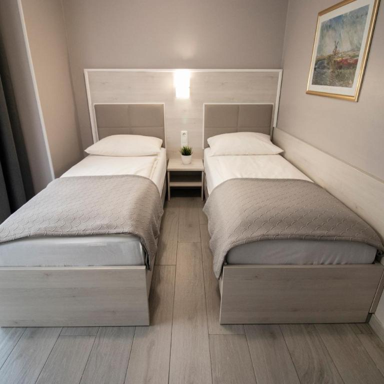 ARABEST Aparthotel & Boardinghouse - Suite 3 Chambres Confort - 1