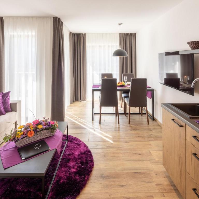 FOR MOMENTS Apartments & Spa - Deluxe Apartment mit 2 Schlafzimmern und Gartenblick - 4