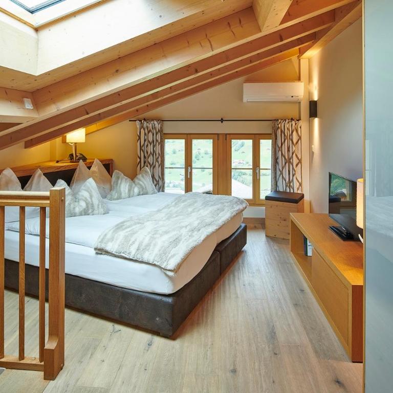 Aspen Alpine Lifestyle Hotel - Deluxe Suite mit 2 Schlafzimmern - 7