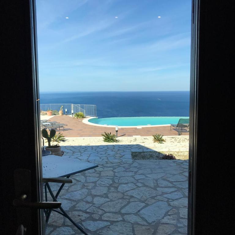 Hotel Antica Cascina Del Golfo - Superior Doppelzimmer mit Terrasse und Poolblick - 2