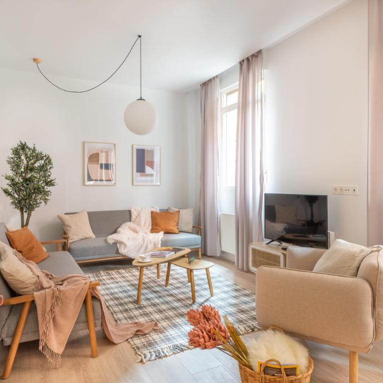 Bilbao Park by Aston Rentals - Three-Bedroom Apartment - 1