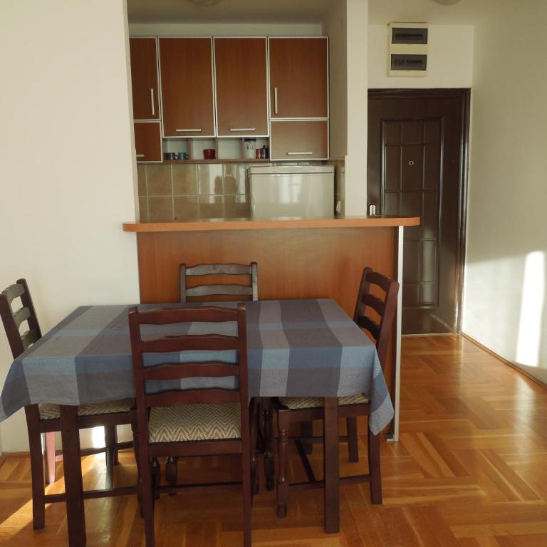 Apartments Bečić - Two-Bedroom Apartment - 1