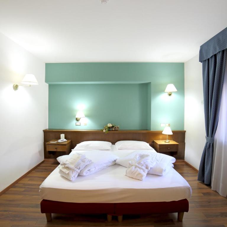 Hotel Baita Clementi - Camera Economy Matrimoniale/Doppia con Letti Singoli - 1