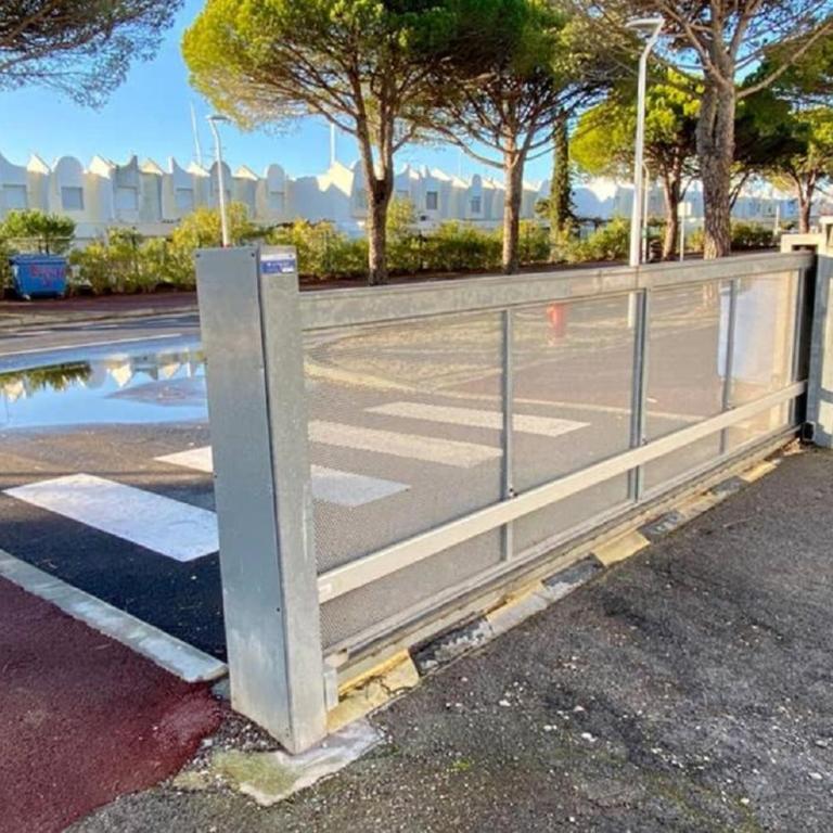 Joli studio cabine 2 à 5 pers ,plein de charme, bord de mer, Port Camargue - Studio Apartment - 10