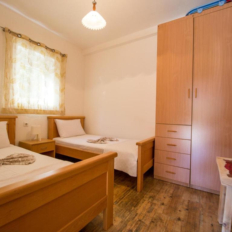 Apartments Kovačević - Two-Bedroom Apartment with Terrace - 9