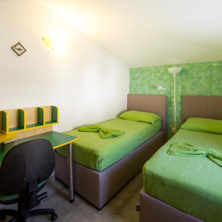 Apartments Kovačević - Two-Bedroom Apartment with Balcony - 7