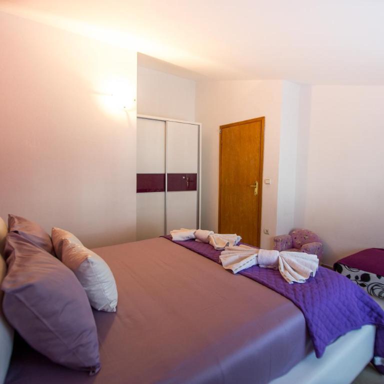 Apartments Kovačević - Two-Bedroom Apartment with Balcony - 8