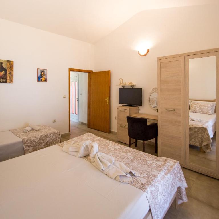 Apartments Kovačević - Studio with Terrace - 6