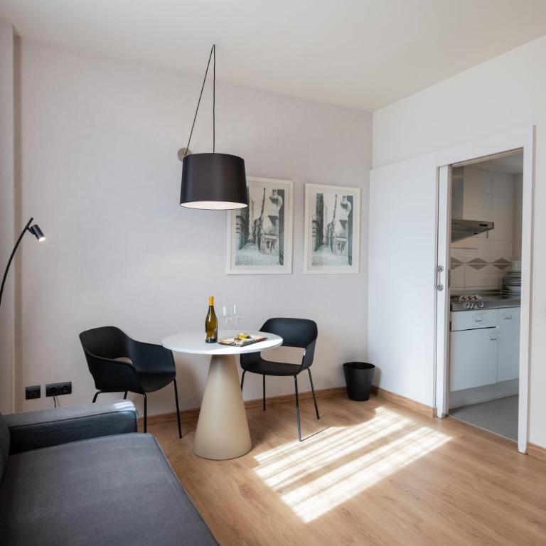 Aparthotel Atenea Barcelona - Twin Room (1-2 Adults) - 7