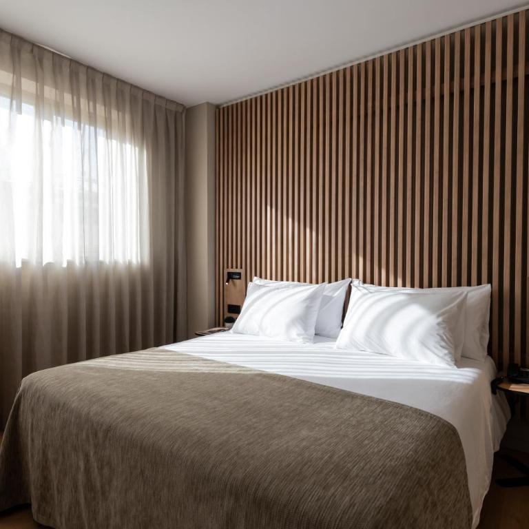 Aparthotel Atenea Barcelona - Premium Double or Twin Room - 2