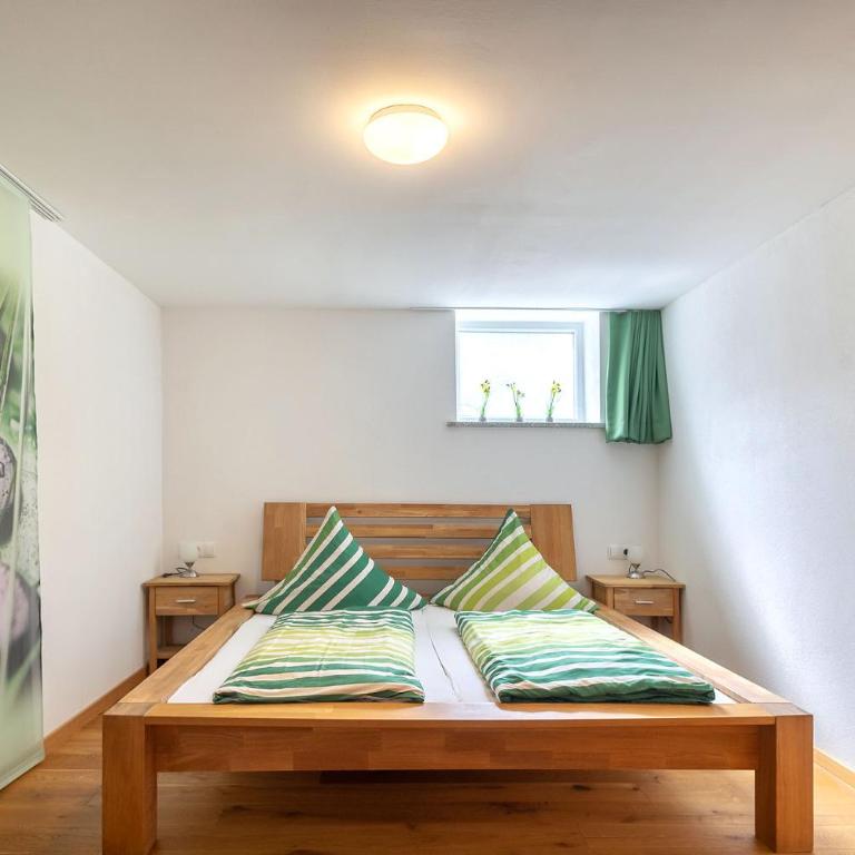 Alpen-Hostel - Apartment Talstation mit Motorradvermietung - Apartment mit 2 Schlafzimmern - 6