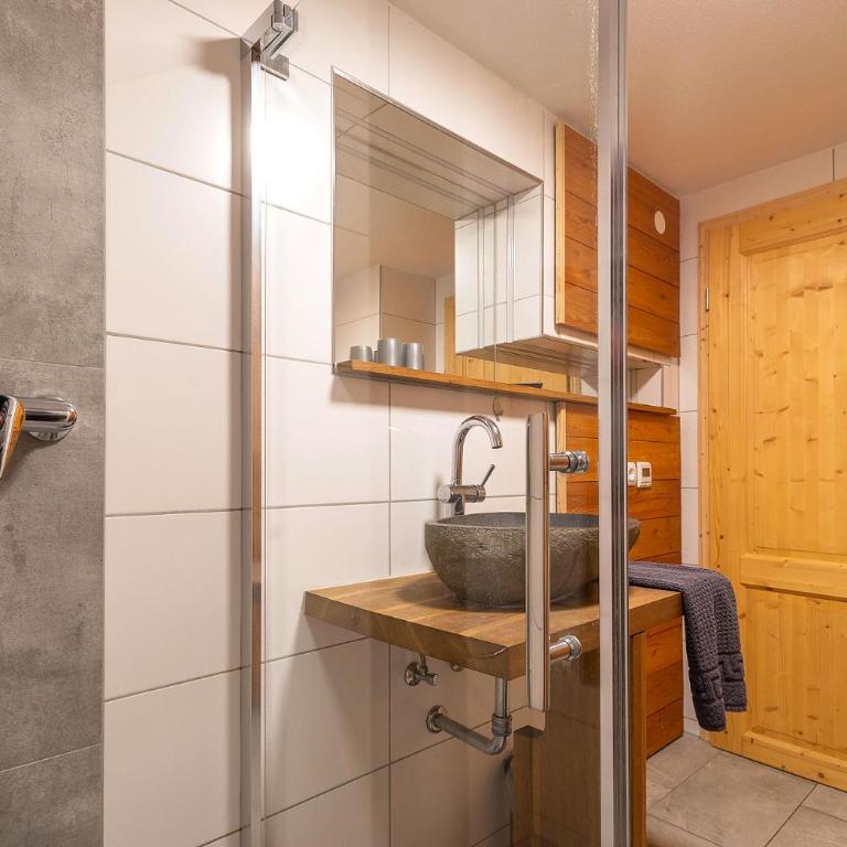 Alpen-Hostel - Apartment Talstation mit Motorradvermietung - Apartment mit 2 Schlafzimmern - 11