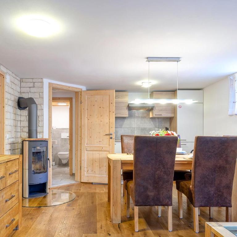 Alpen-Hostel - Apartment Talstation mit Motorradvermietung - Apartment mit 2 Schlafzimmern - 23