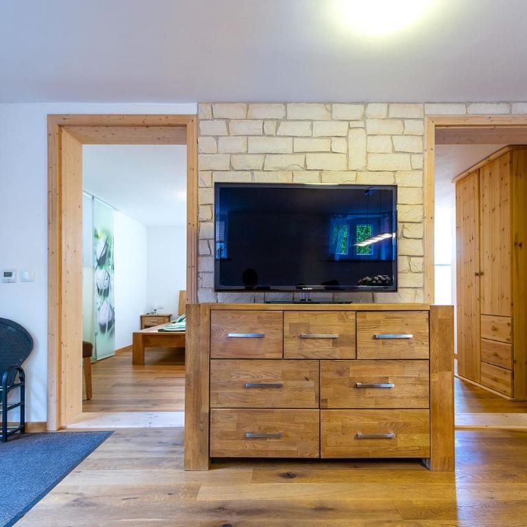 Alpen-Hostel - Apartment Talstation mit Motorradvermietung - Apartment mit 2 Schlafzimmern - 41