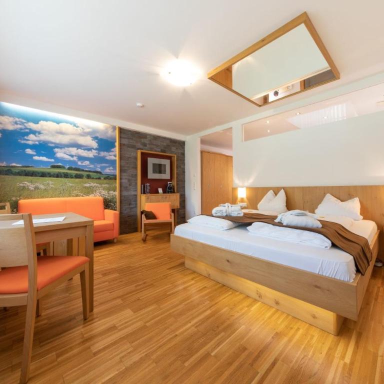 Almfrieden Hotel & Romantikchalet - Deluxe Doppelzimmer mit Dusche - 3