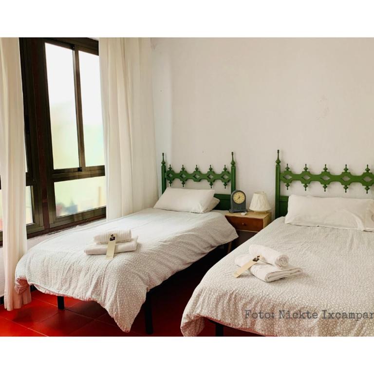 B&B Una Habitación Propia - Twin Room with Shared Bathroom - 2