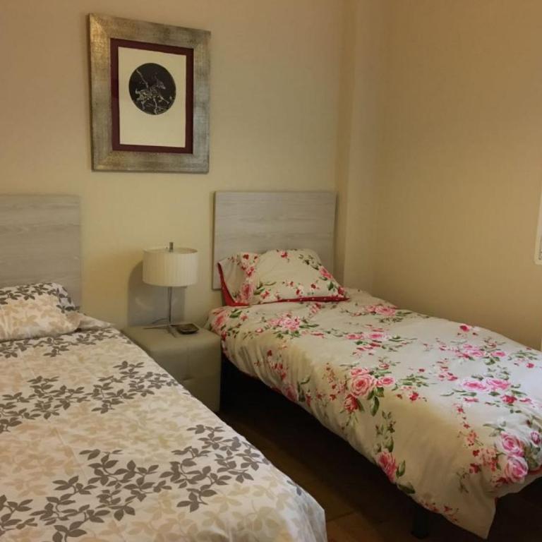 Cálida Vivienda Turística Céntrica junto al Funicular y Metro - Appartement - 10