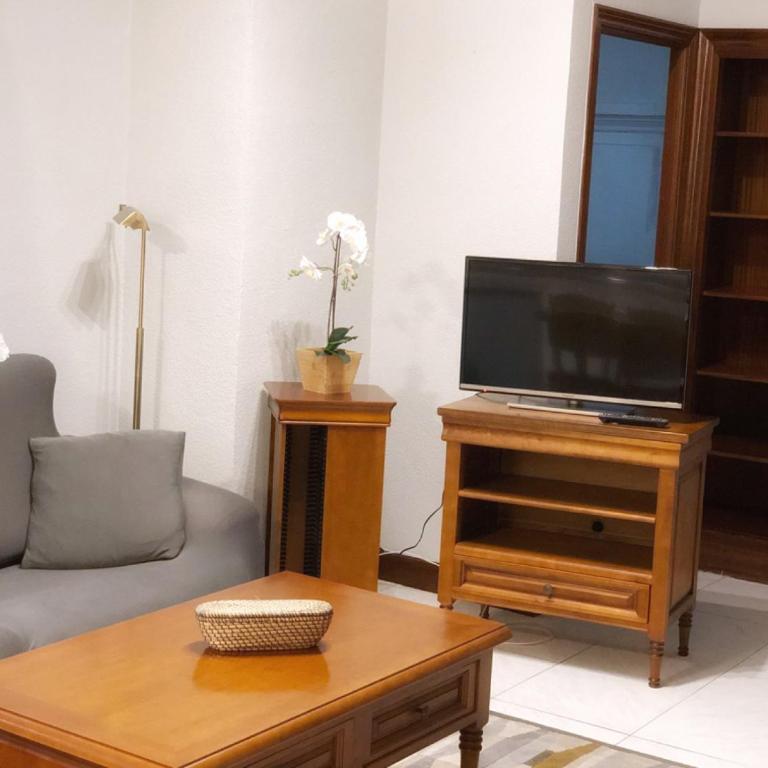 Clásico y Funcional Vivienda Turística Centro Bilbao - Apartment - 2