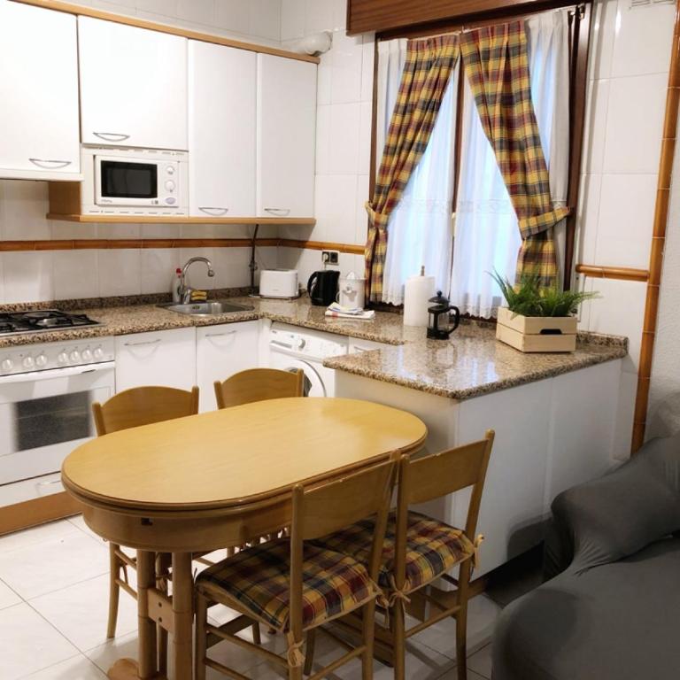 Clásico y Funcional Vivienda Turística Centro Bilbao - Apartment - 1