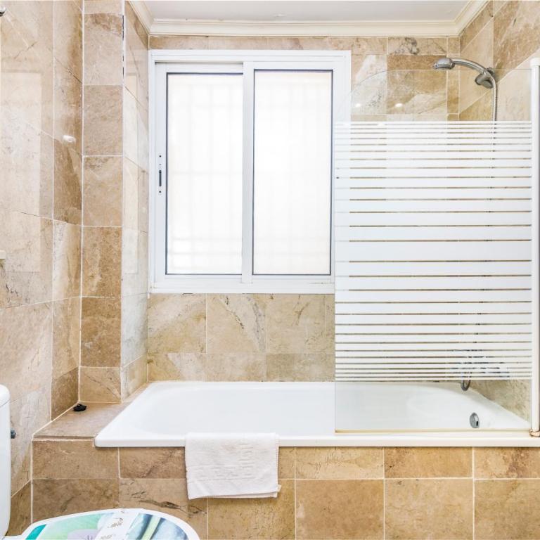 Banana Beach - Apartamento de 3 dormitorios con vistas laterales al mar - 20