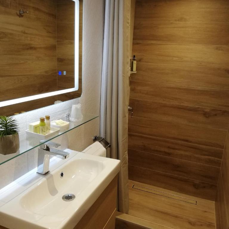 Hotel Miramar- Cap d'Antibes - La Garoupe plage - Chambre Double Standard - 9
