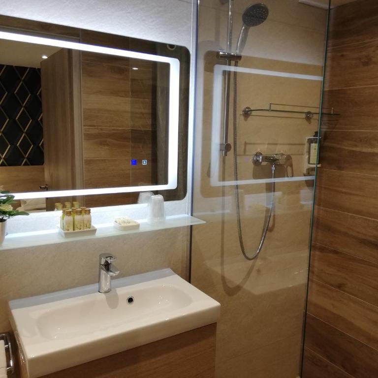 Hotel Miramar- Cap d'Antibes - La Garoupe plage - Chambre Triple Classique - 4