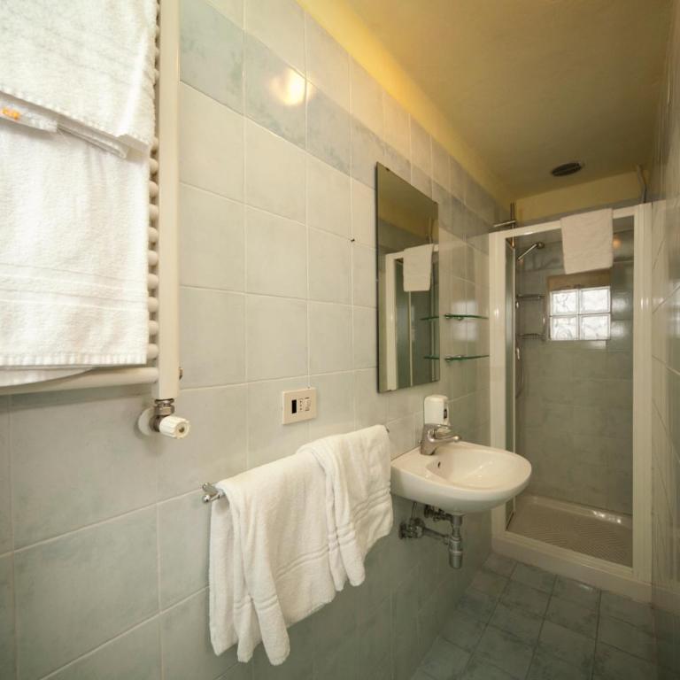 Il Ghiro Guest House - Triple Room with En Suite Bathroom - 5