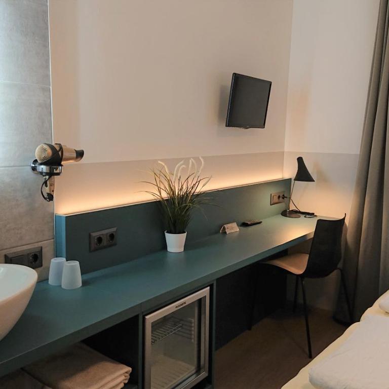 Pension Elisabeth - Rooms & Apartments - Doppelzimmer mit Gemeinschaftsbad - 2