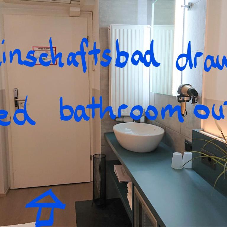 Pension Elisabeth - Rooms & Apartments - Doppelzimmer mit Gemeinschaftsbad - 3