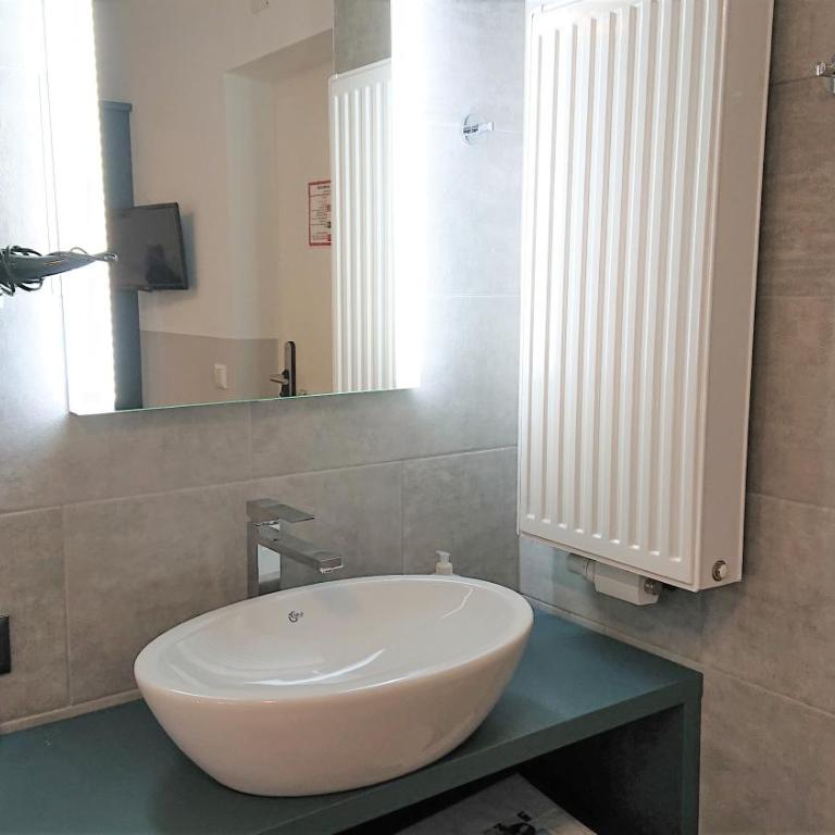 Pension Elisabeth - Rooms & Apartments - Doppelzimmer mit Gemeinschaftsbad - 15