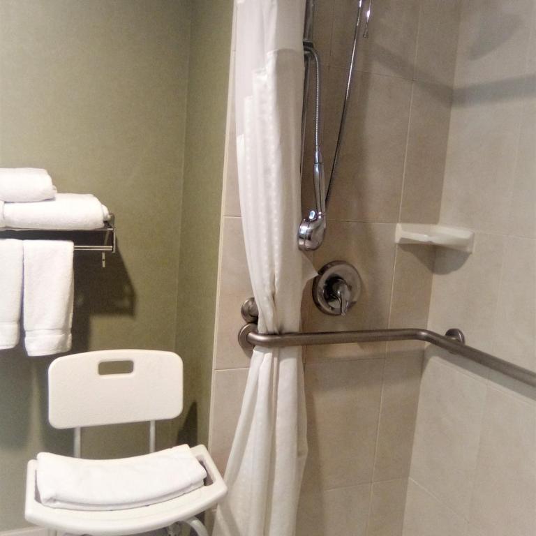 Holiday Inn Express & Suites Monterrey Aeropuerto by IHG - Standard King Room - Accessible - 2