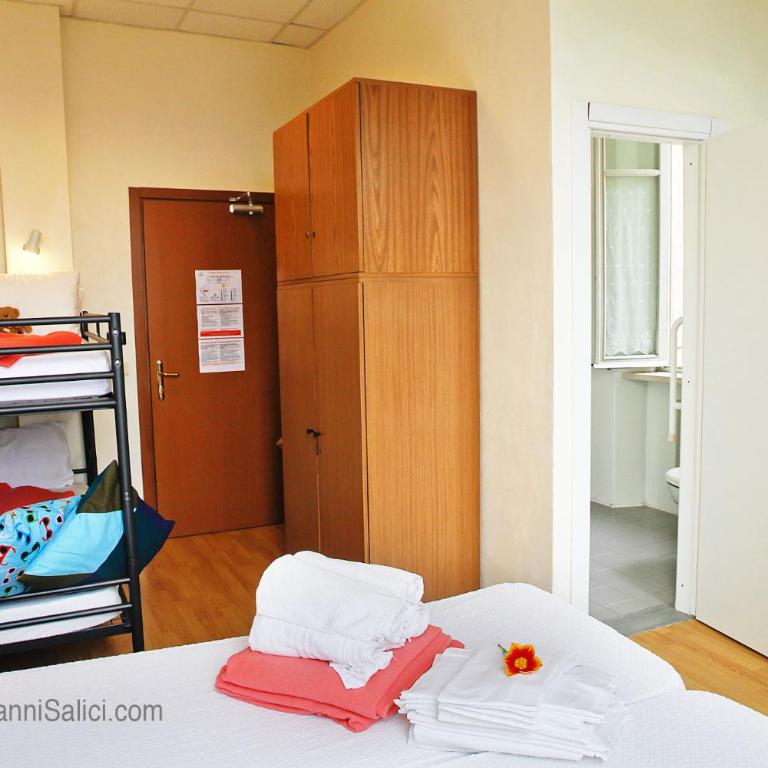 SANTANGELA Hostel & Rooms - Vierbettzimmer mit eigenem Bad - 1