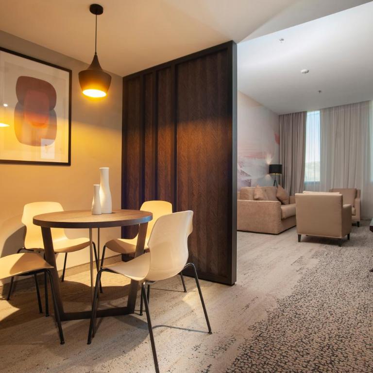 voco - Podgorica by IHG - One-Bedroom King Suite - 4
