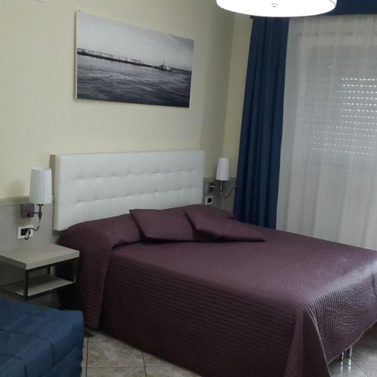 Hotel Bella Riviera Lungomare - Camera Matrimoniale/Doppia con Letti Singoli con Balcone e Vista Mare - 3
