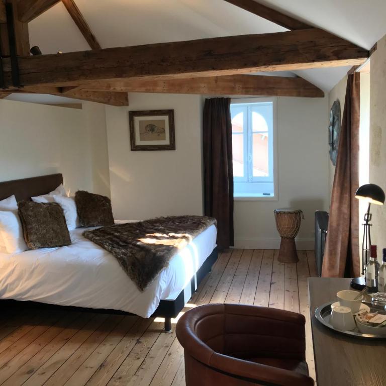 Le Clos des Queyries, Chambres d'Hôtes - Suite Cailhau - Vue sur Jardin - 3