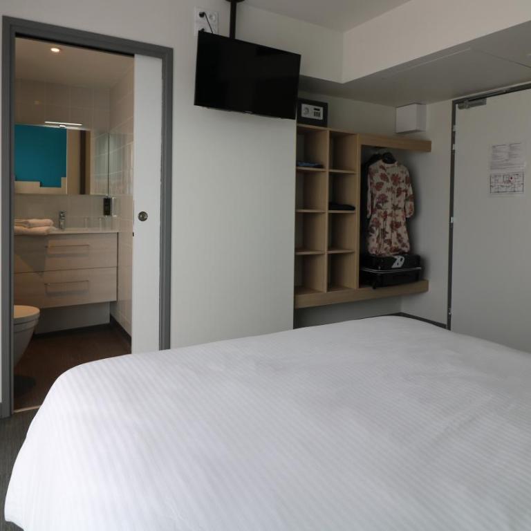 Sure Hotel by Best Western Saint-Raphael Le Dramont - Superior Queen Room with Balcony - Higher Floor/Non-Smoking - 10
