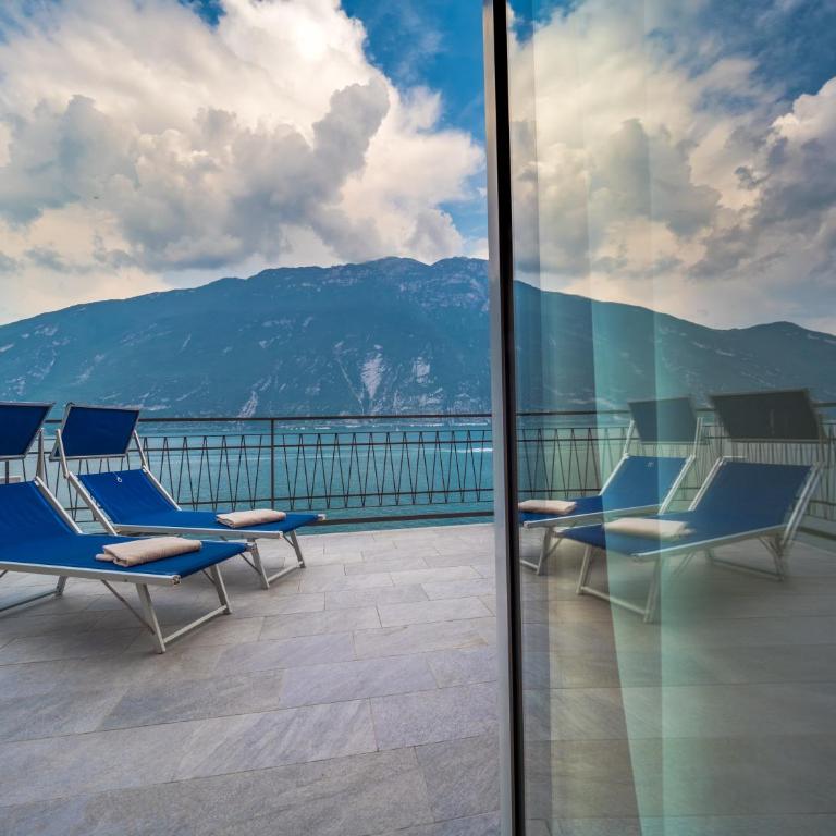 Hotel Capo Reamol - Camera Doppia con Letti Singoli con Terrazza e Vista Lago - 3
