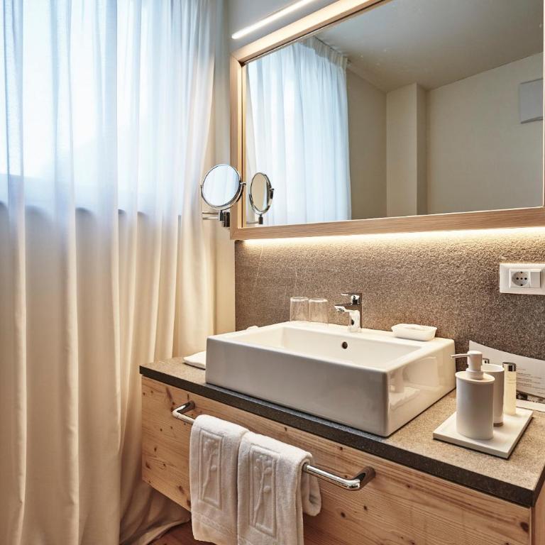 Goldene Rose Karthaus a member of Small Luxury Hotels of the World - Camera Matrimoniale Superior - 3