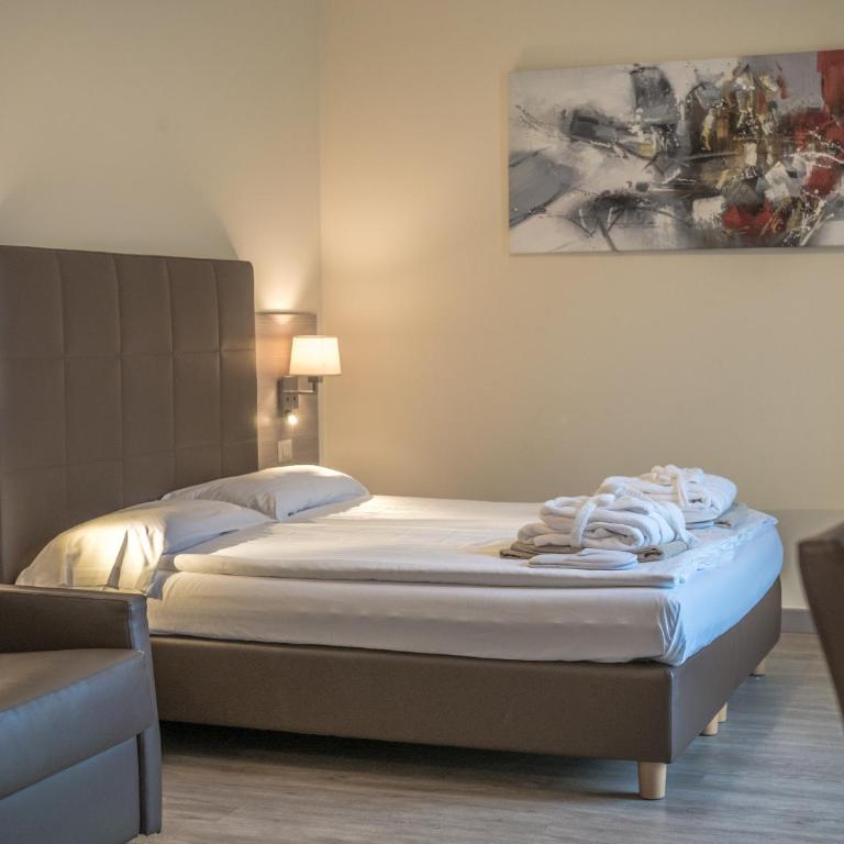 Hotel Capo Reamol - Suite con Balcone e Vista Lago - 10