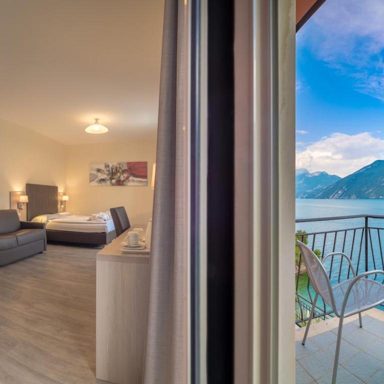 Hotel Capo Reamol - Suite con Balcone e Vista Lago - 5