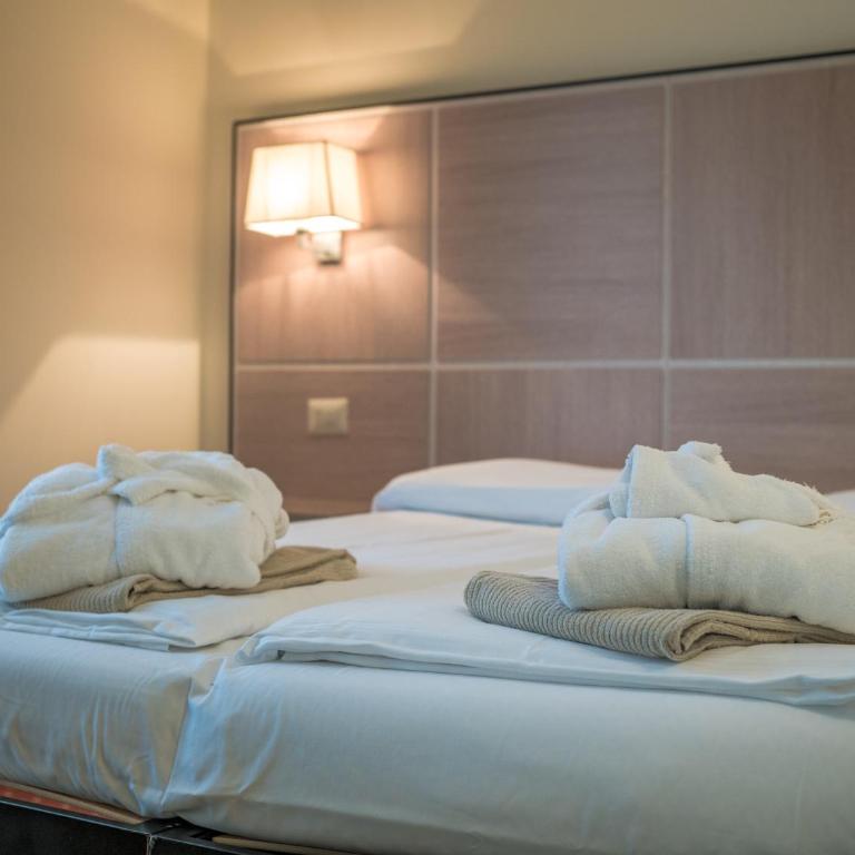 Hotel Capo Reamol - Junior Suite con Terrazza e Vista Lago - 3