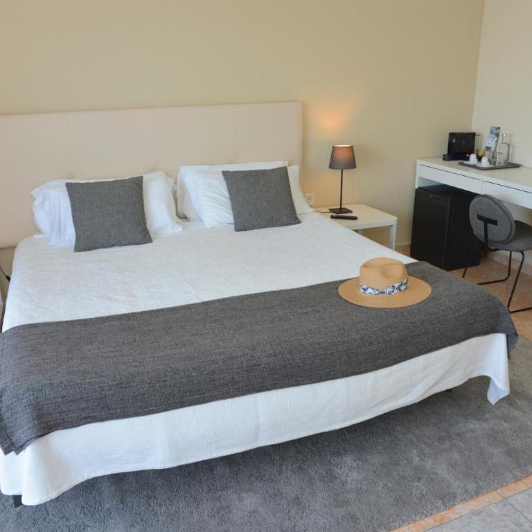 Rallye Hotel - Habitación con cama grande y vistas al mar - 6