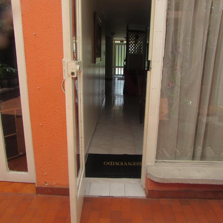 Touristic House - Six-Bedroom House - 95