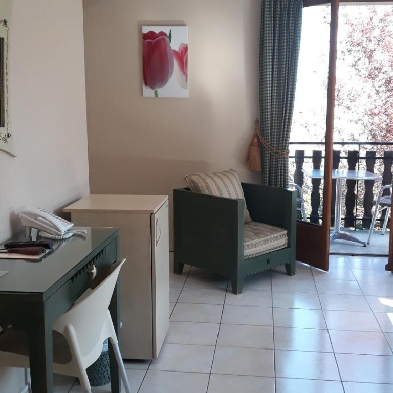 L'Oasis - Superior Double Room with Balcony - Lake or Park View - 31
