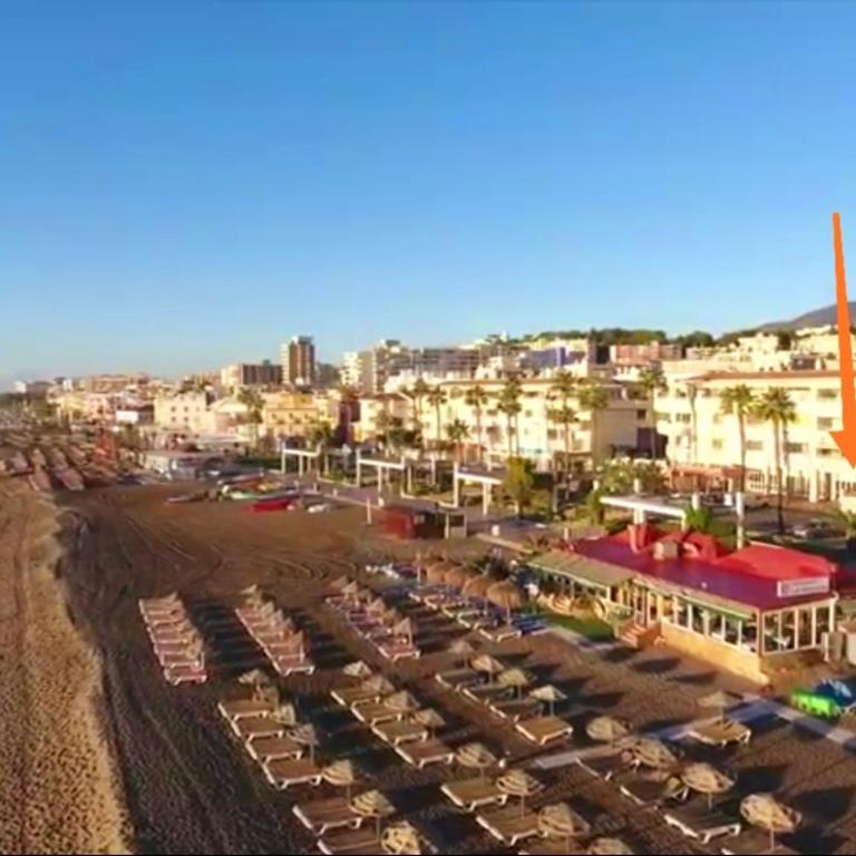 Apartamentos LOLA y MANUELA en primera línea playa Carihuela con excelente Terraza-jardin de 80 m2 frente al Mar con aparcamiento privado Ideal para descansar oyendo las olas del Mar - Apartamento de 2 dormitorios - 18