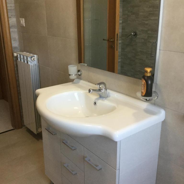 Maria's home - Camera Familiare con Bagno Privato - 18
